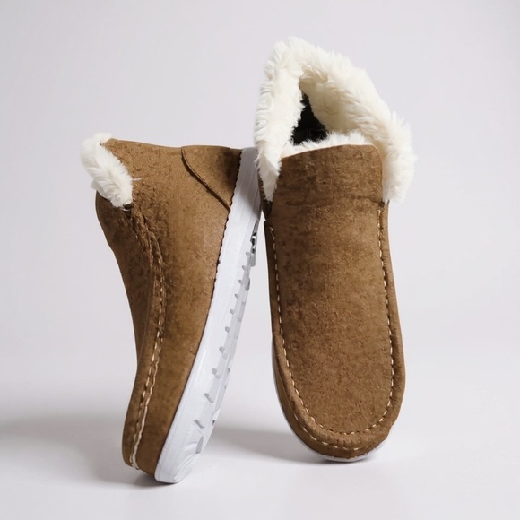 NWOT Brown and White Fur-Lined Boots - Picture 2 of 6